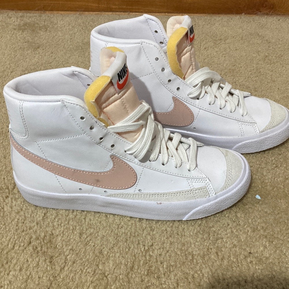 Nike Women’s Blazer Sneakers New 6.5 - Picture 4 of 9